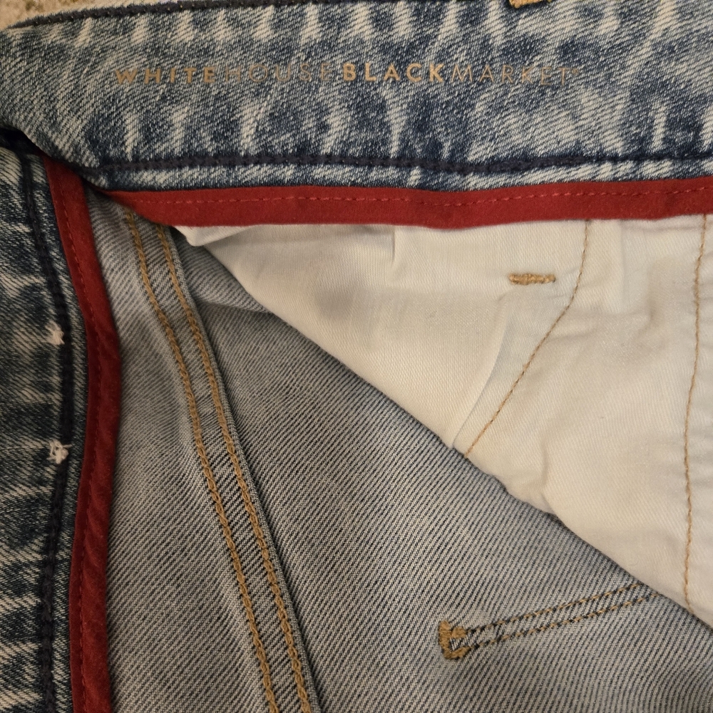 WHBM The Sculpt Straight Leg Crop Light Wash Jeans. Size 12 - Picture 5 of 6